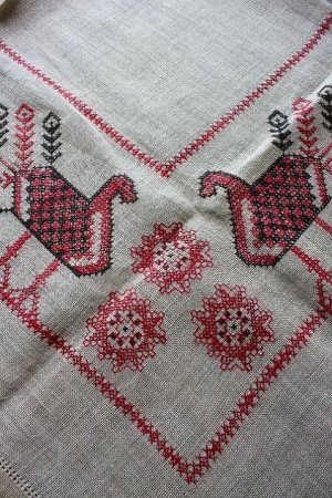 画像1: リネン刺繍テーブルクロス＆ナプキンセット