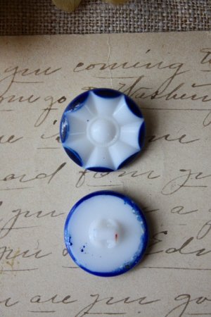 画像3: ドイツ製　ミルクガラス　ボタン